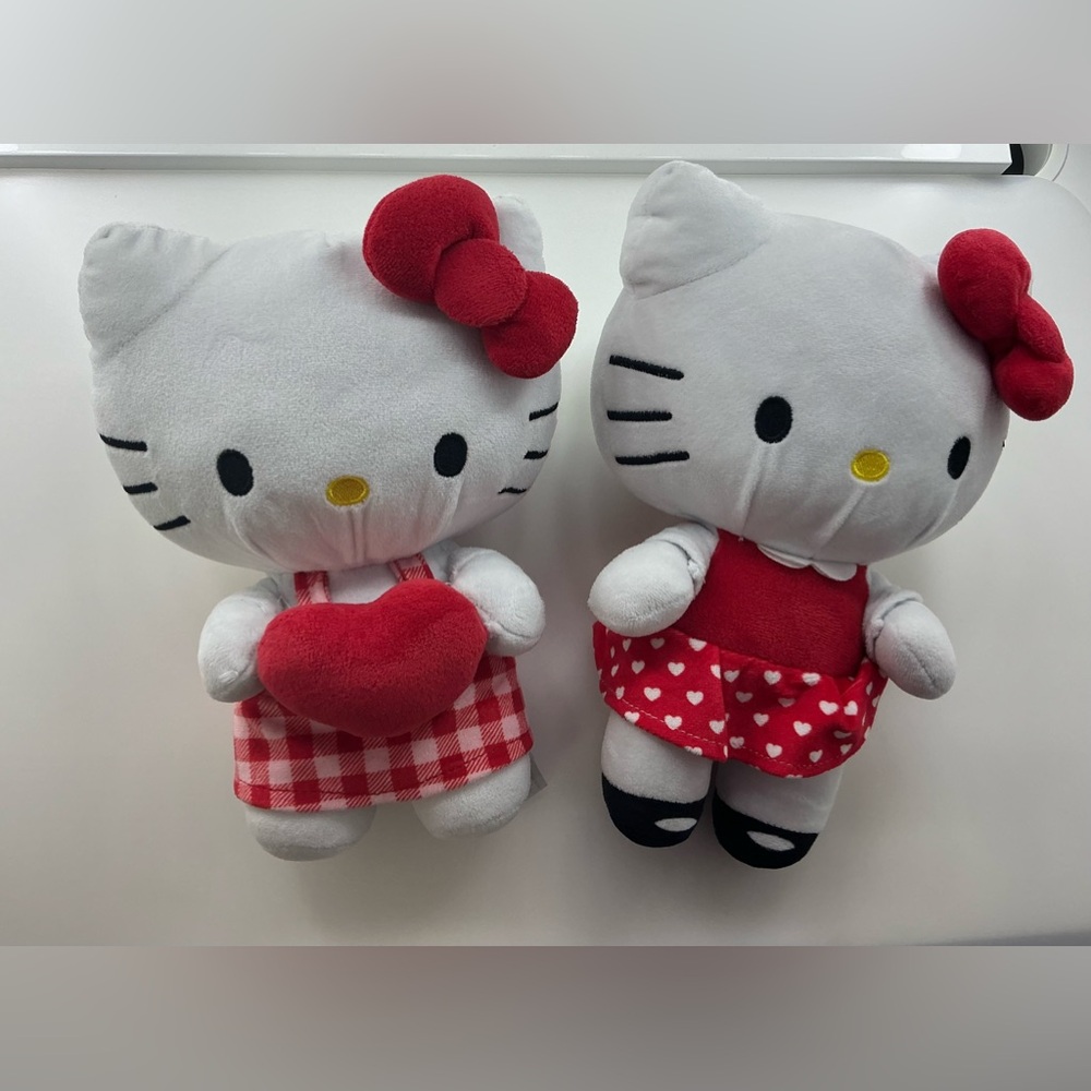 ! NEW! Sanrio Hello Kitty Plushies Christmas / Valentines Bundle Lot of 2